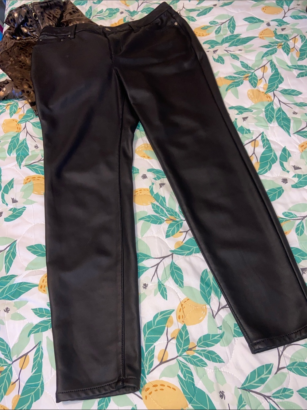 BLACK NEEDLE&CLOTH FAUX LEATHER PANTS Pleather Skinny Ankle EUC Like New